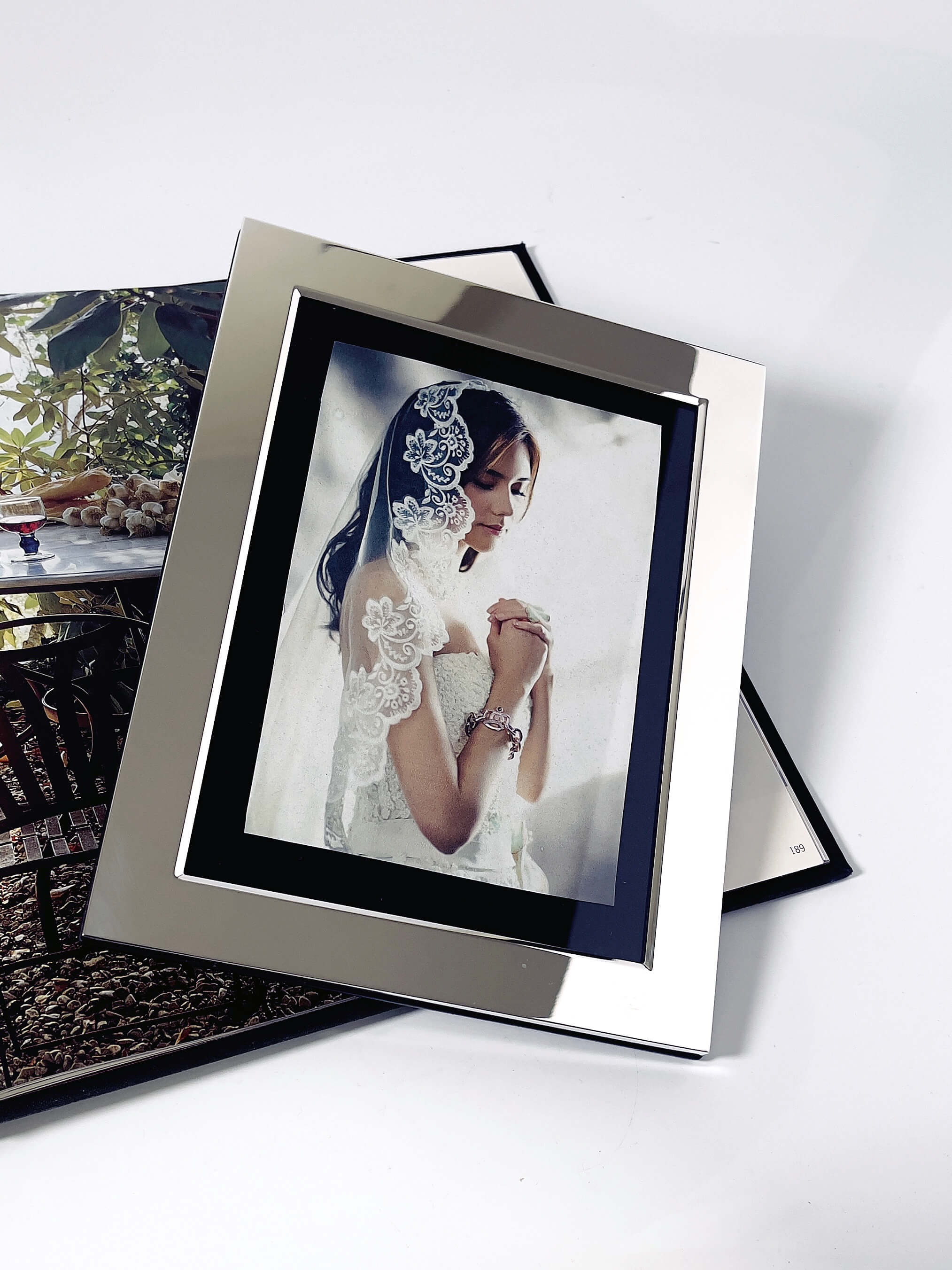 Sølvfotoramme — den gave der stadig står fremme om 20 år